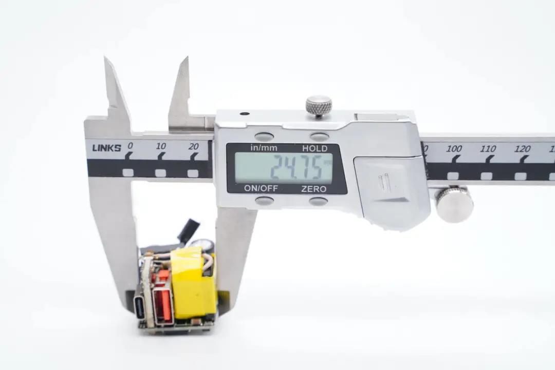 1640567030799361.jpg 22.jpg