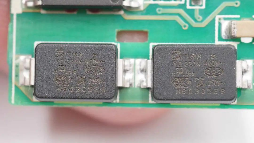 1648862384499456.jpg 37.jpg