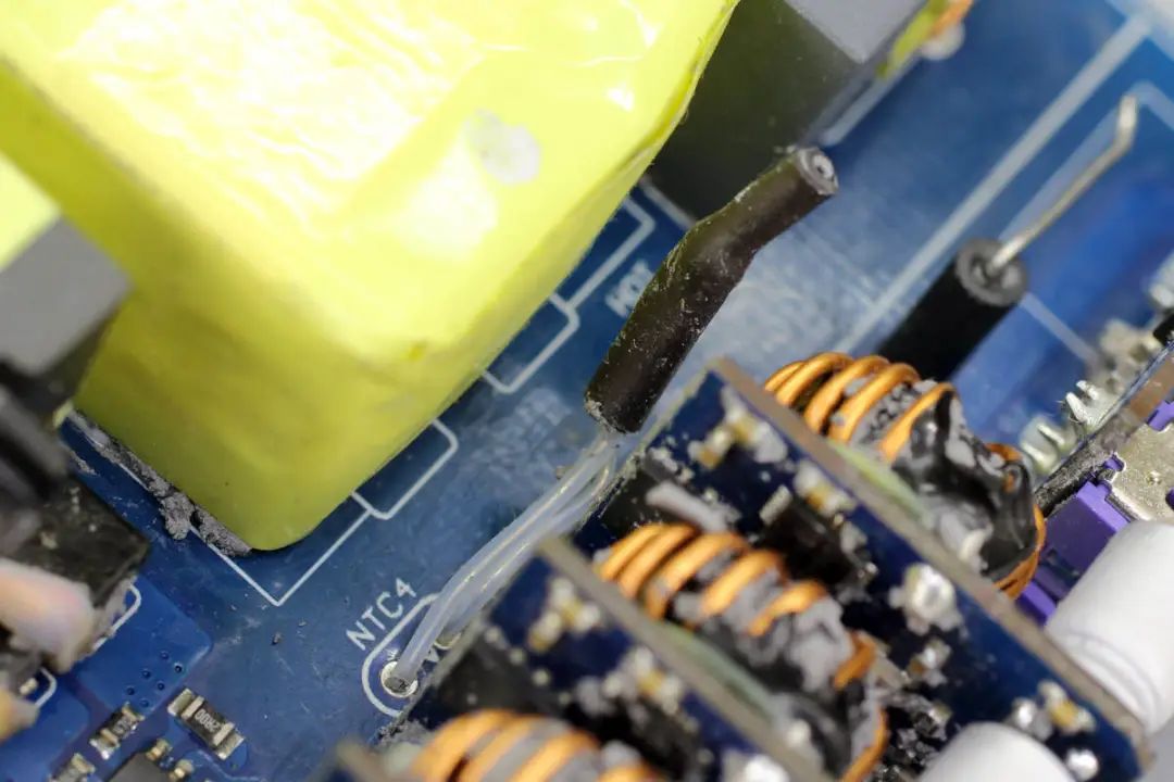 1658902147460994.jpg 85.jpg